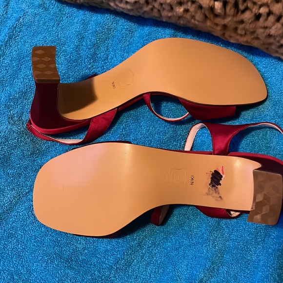 🚨NEVER WORN Michelangelo Niki Sexy Ruby Red Cross Strap Block Heel, Size 9.5M - Picture 4 of 14